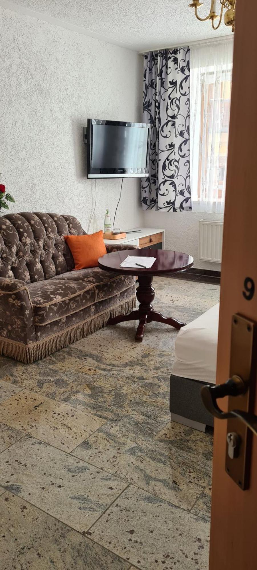 Pension Krone Фрайберг Экстерьер фото